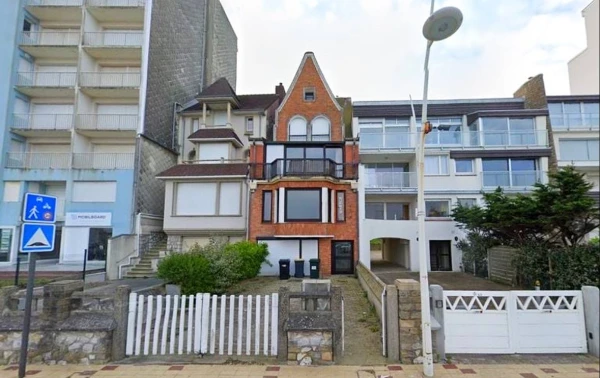 Изображение к статье: Вот это миленькое узенькое строение приютит экс-президента.