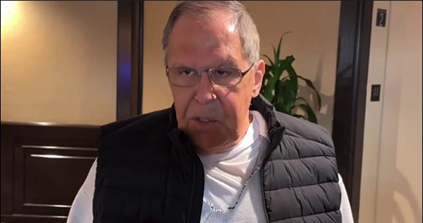 Изображение к статье: Лавров объяснил приезд на Аляску в свитере с надписью «СССР»