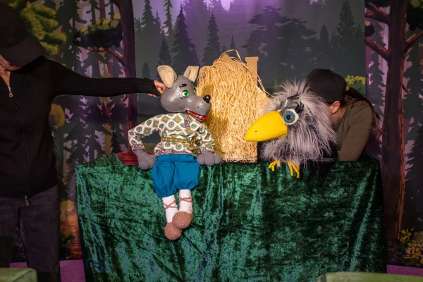 Изображение к статье: Театр кукол «В гостях у сказки» приглашает маленьких зрителей на свои спектакли