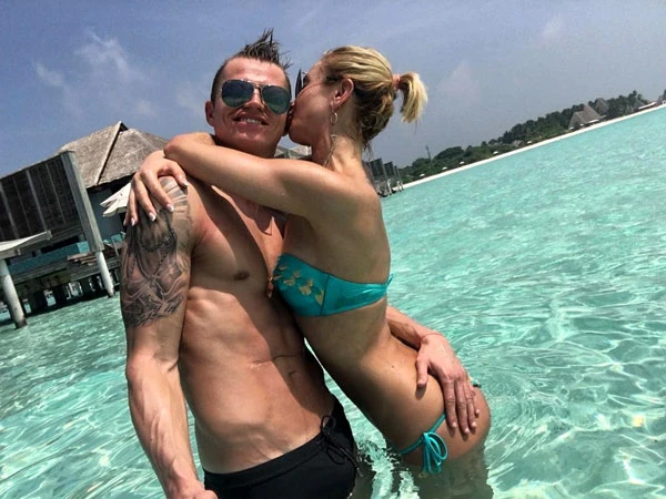 Изображение к статье: Прекрасно обнимать знаменитую артистку.