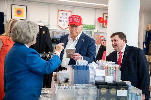 Изображение к статье: Трамп угрожает тарифами странам, выступающим против американских технологических компаний