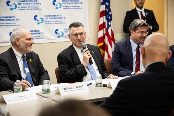 Изображение к статье: Гидеону Саару было приятно в компании единомышленников.