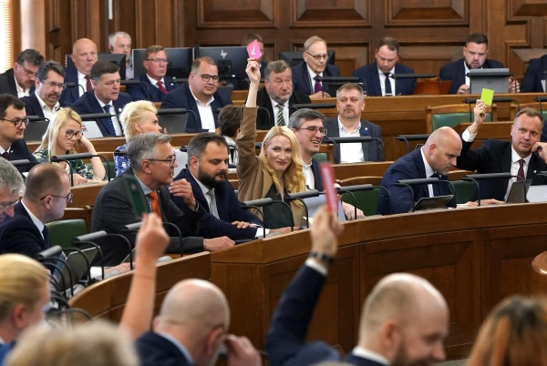 Изображение к статье: Оборона от РФ, всеобщая экономия, русский язык, порты: чем займется Сейм Латвии после отпуска