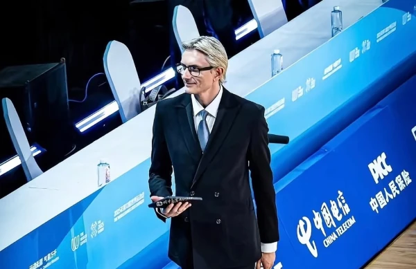 instagram.com/sergeysinkins