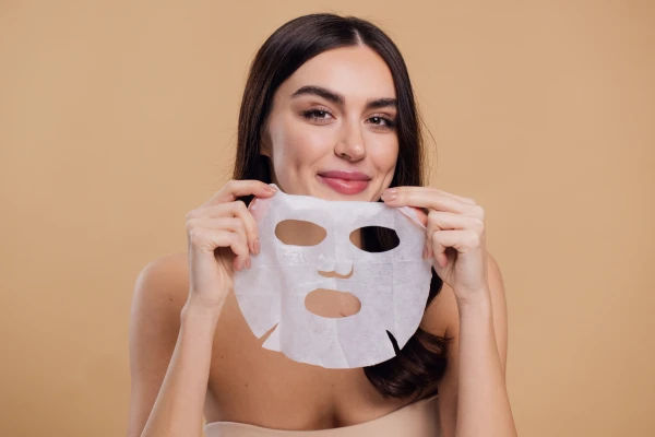 Изображение к статье: Как использовать тканевую маску для лица и получить максимум пользы