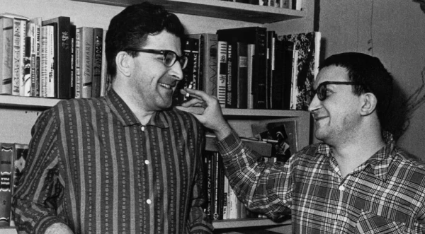 Изображение к статье: Аркадий и Борис Стругацкие, 1965 год.