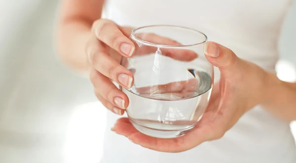 Изображение к статье: Диетолог развеяла миф о пользе стакана теплой воды по утрам