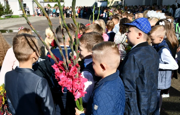 Изображение к статье: Цветы — учительницам, а что дарить учителю-мужчине 1 сентября? Латвийцы делятся советами