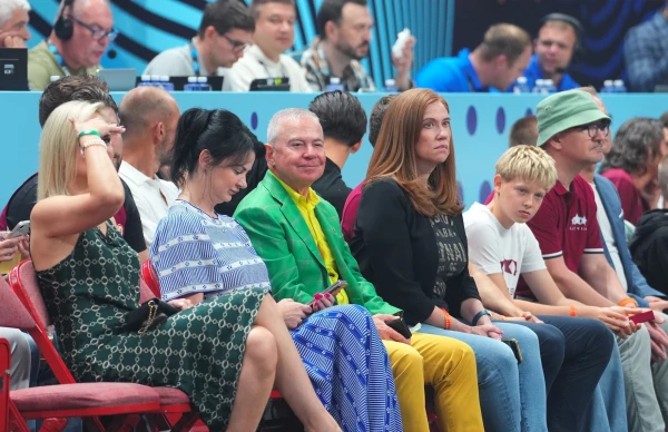 Изображение к статье: Кто из известных людей Латвии посещает игры Евробаскета (фото)