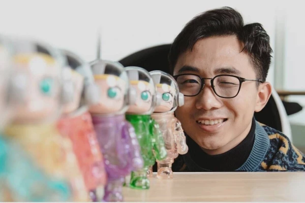 Изображение к статье: Ван Нин хорошо подзаработал на кукле.