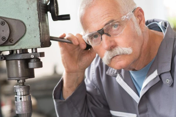 Изображение к статье: Можно ли в Латвии работать на досрочной пенсии? - Можно, но...