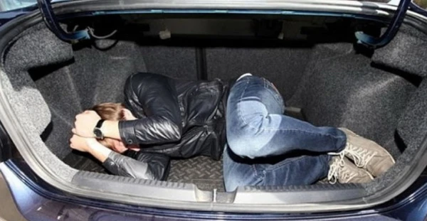 Изображение к статье: Школьник в багажнике: ученика избили и увезли из Риги в лес под Ропажи