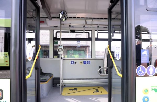 Изображение к статье: Из-за халатности водителя мамочка с коляской пережила в автобусе настоящий кошмар