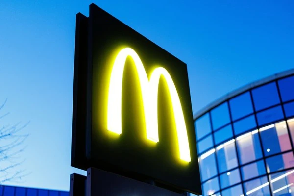 Изображение к статье: Глава «Макдоналдса» заявил о «меркнущей ауре» США