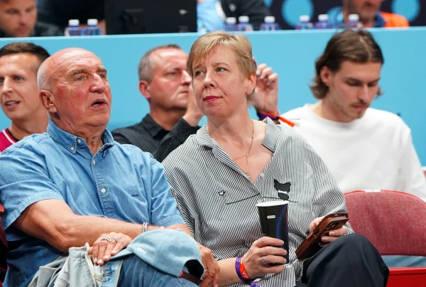 Изображение к статье: Бывший премьер-министр Ивар Годманис с супругой Илзе Петерсоне-Годмане, главой правления АО Gaso.