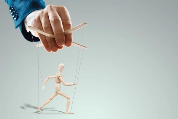 Изображение к статье: Как защититься от манипуляций: советы психологов