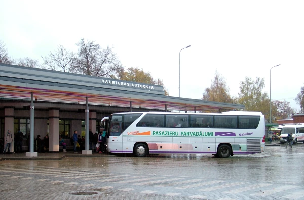 Изображение к статье: Цены повысят, рейсы сократят: печальные новости о поездках по Латвии