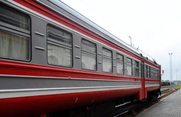 Изображение к статье: Дни дизельных междугородних поездов сочтены?