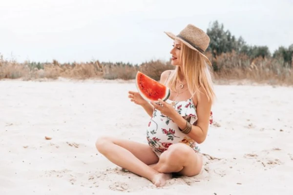 Изображение к статье: Можно ли арбуз беременным и детям?