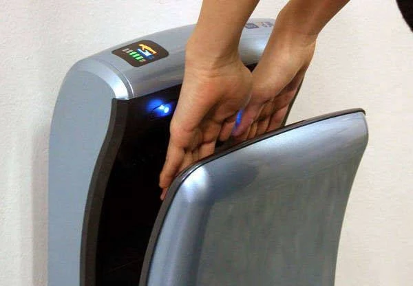 Изображение к статье: Вы точно хотите это знать: правда о сушилках для рук. Что говорит наука?