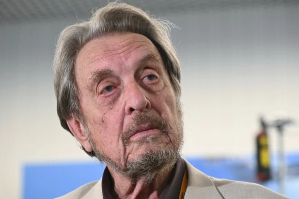 Изображение к статье: Отец Илона Маска займется изучением четвертого измерения