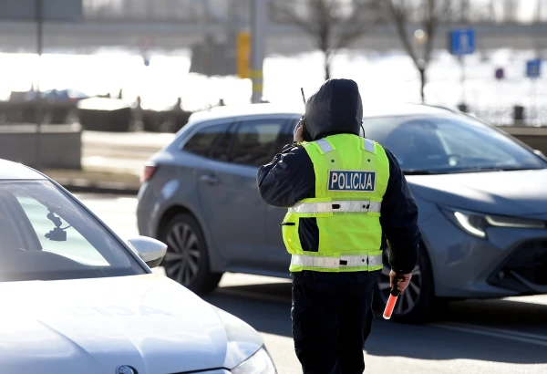 Изображение к статье: Притормозите: на дорогах Латвии начинается облава на лихачей