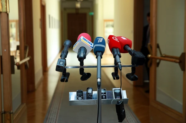 Изображение к статье: Что же нам с ними делать? Нелатышам неинтересно содержание общественных СМИ