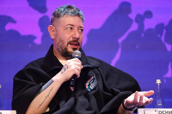 Изображение к статье: Артемий Лебедев призвал лечить депрессию копанием картошки