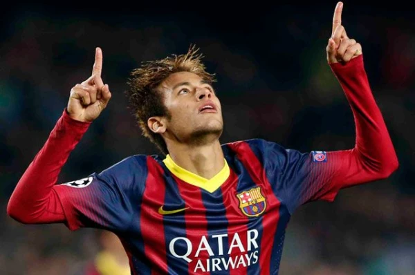 Изображение к статье: Какие футбольные трансферы самые дорогостоящие в истории?