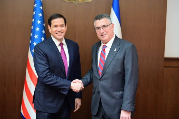 Изображение к статье: Госсекретарь Рубио с министром иностранных дел Израиля Сааром.