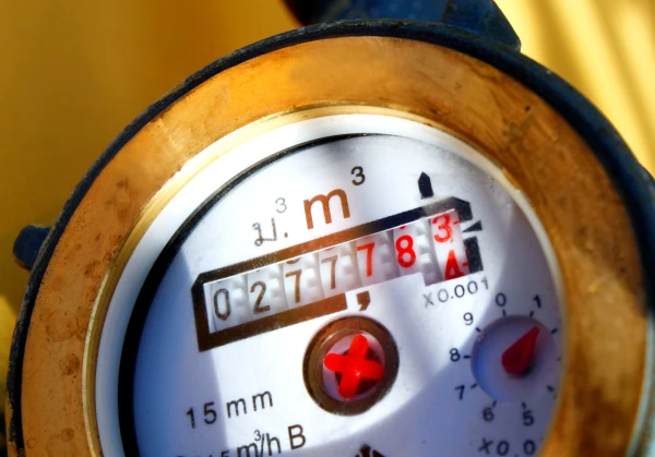 Изображение к статье: Счета по-рижски: вода не течет, а деньги платить надо