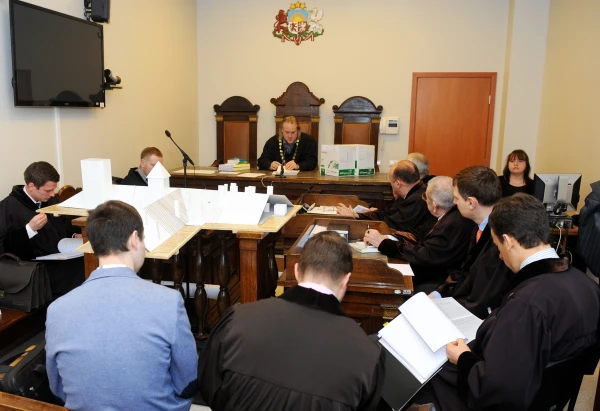 Изображение к статье: Оправданы обвиняемые по делу о пожаре в Рижском замке