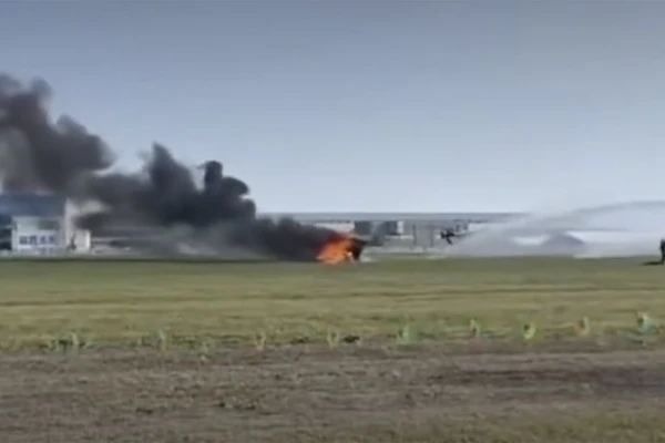 Изображение к статье: В Китае столкнулись два летающих автомобиля