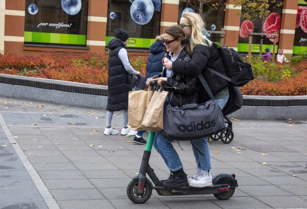 Изображение к статье: Предлагают строже проверять водителей электросамокатов — жители не возражают