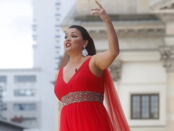 Изображение к статье: Зрелая Анна Юрьевна - свежа и хороша.