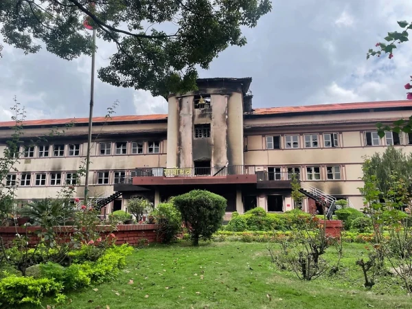 Изображение к статье: Сожженный суд в Катманду.