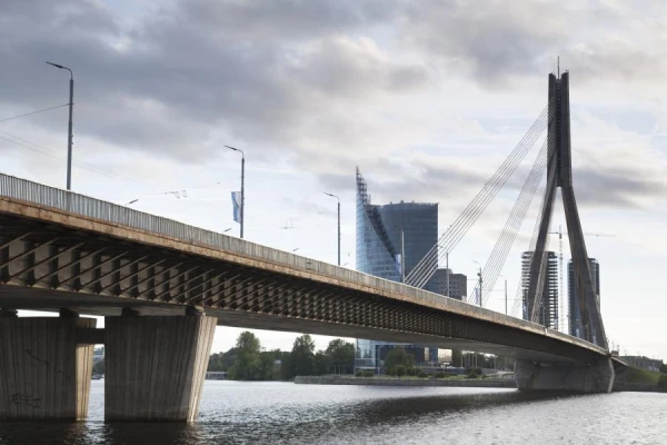 Изображение к статье: По миллиону евро за каждые 9 метров: названа стоимость ремонта Вантового моста