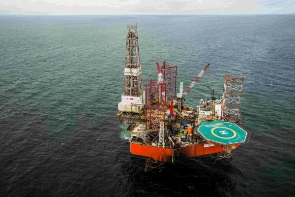 Изображение к статье: Два российских истребителя пролетели над нефтяной платформой Польши