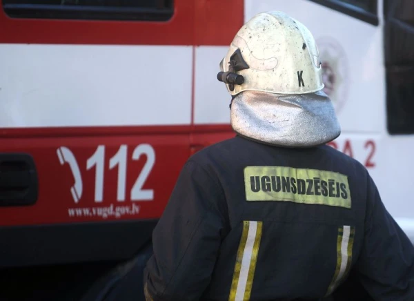 Изображение к статье: Молодёжь в пьяном виде подожгла кладбище в Даугавпилсе. Зачем?