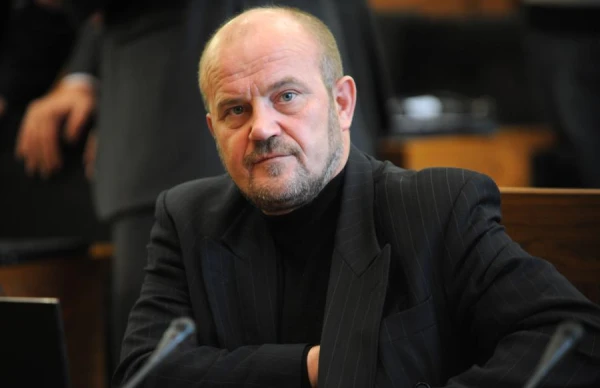 Изображение к статье: Адамсон в ноябре выступит с последним словом в уголовном деле о шпионаже