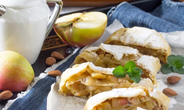 Изображение к статье: Идеальный яблочный штрудель: нежное тесто и сочная начинка