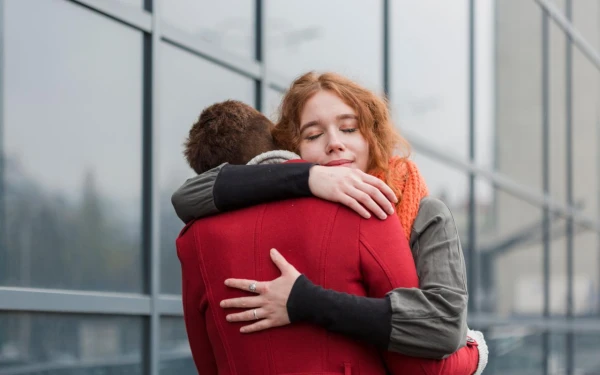 Изображение к статье: 3 причины чаще обниматься, подтверждённые наукой