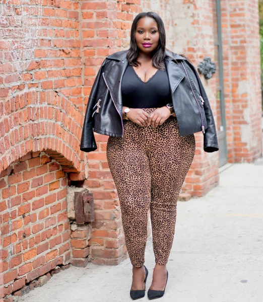 Изображение к статье: Три вещи из гардероба, которые не идут женщинам с пышными формами