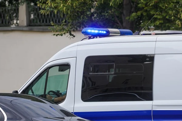 Изображение к статье: Пенсионер из Санкт-Петербурга продала квартиру мошенникам и сгорела в ней