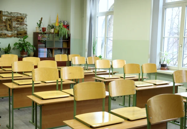 Изображение к статье: Уравнение с  15 000 неизвестных. Столько детей в Латвии вообще не посещают школу