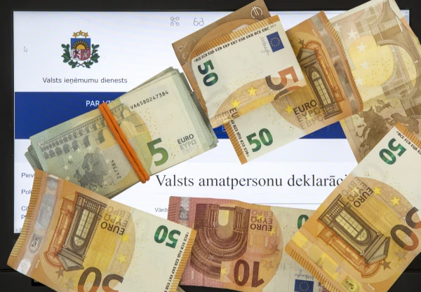 Изображение к статье: Пир во время чумы? На зарплаты членам правлений и советов истратили 24 миллиона!