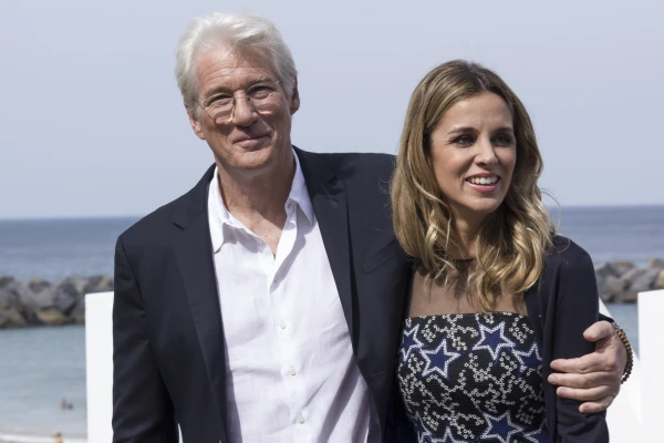 Изображение к статье: Любовь и стиль: Ричард Гир и его супруга покорили Милан