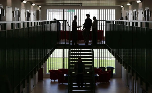 Изображение к статье: На свободу с нечистой совестью: в Британии по ошибке выпустили из тюрем сотни заключенных