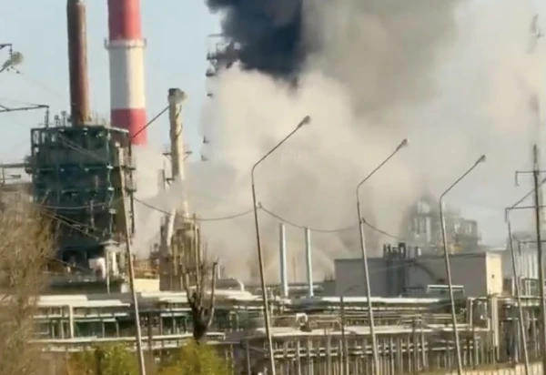 Изображение к статье: В Ярославле загорелся один из крупнейших в России НПЗ