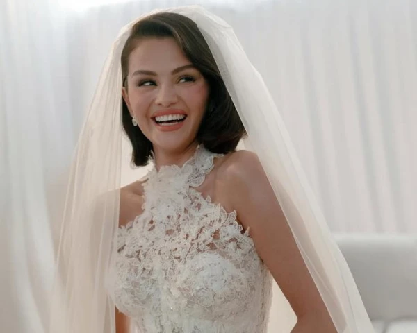 Изображение к статье: Свадебные образы Селены Гомес: фото и комментарии поклонников